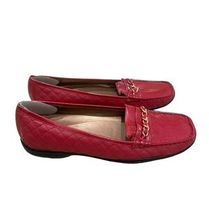 Bellini red quilted leather slip on round toe loafer gold-tone chain detail sz 9